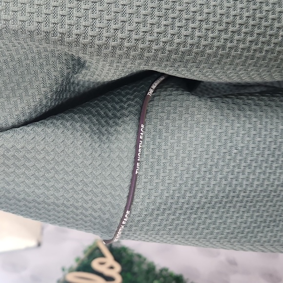 The North Face Training Mountain Sweatshirt - Picture 6 of 10